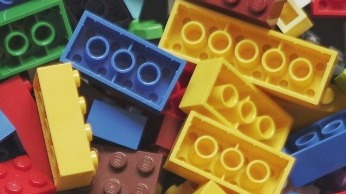 一磚一瓦:樂高創始人奧勒·基克·克里斯蒂安森的勵志人生